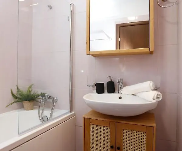 Elegant Concept * Boekarest